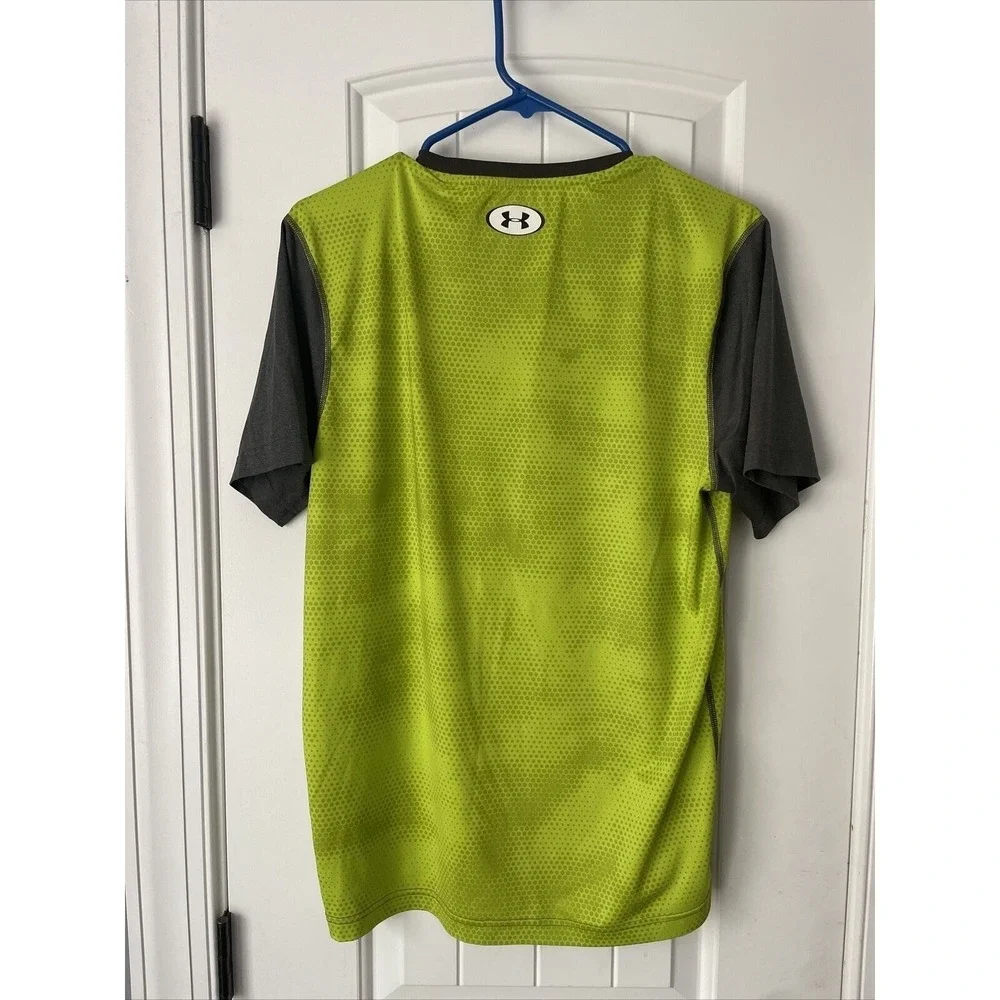 UNDER ARMOUR Gray & Neon Yellow ATHLETIC Fitted HEAT GEAR Shirt Size M